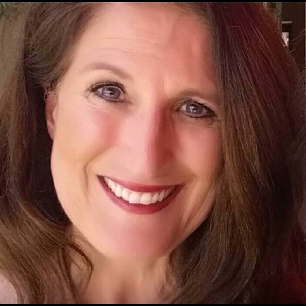 Meet your Posher, Hilaire